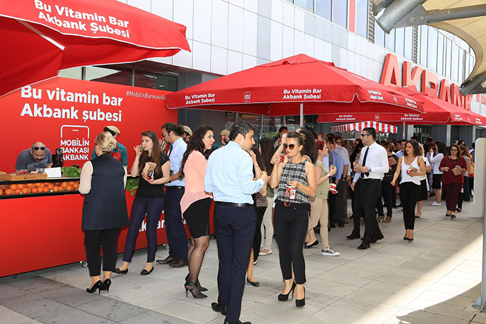 Akbank’dan Çalışanlarına Öğle Arası Sürprizi İK Magazin